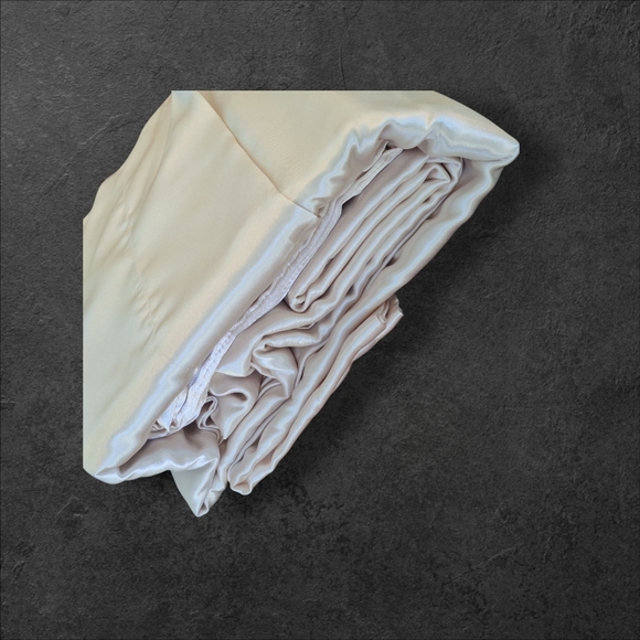 JC Penney Satin Luxury Cream Queen Sheet Set NEW Ivory 4 pc - Picture 1 of 12